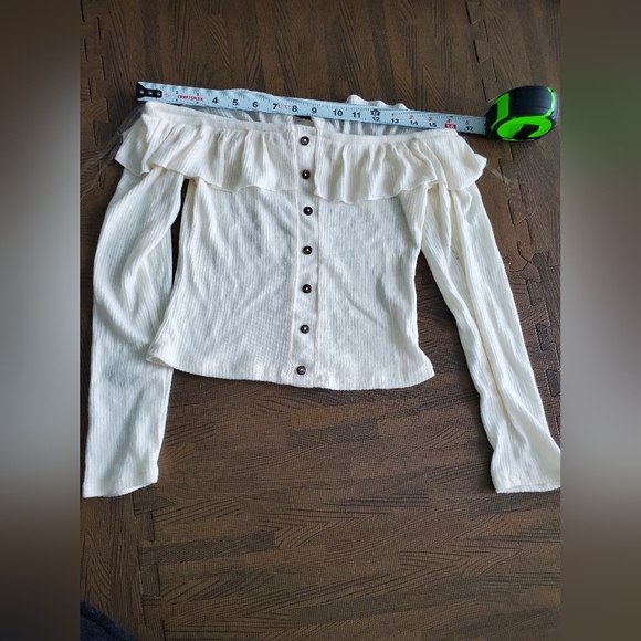 Sirens off the shoulder long sleeve top - Picture 3 of 7